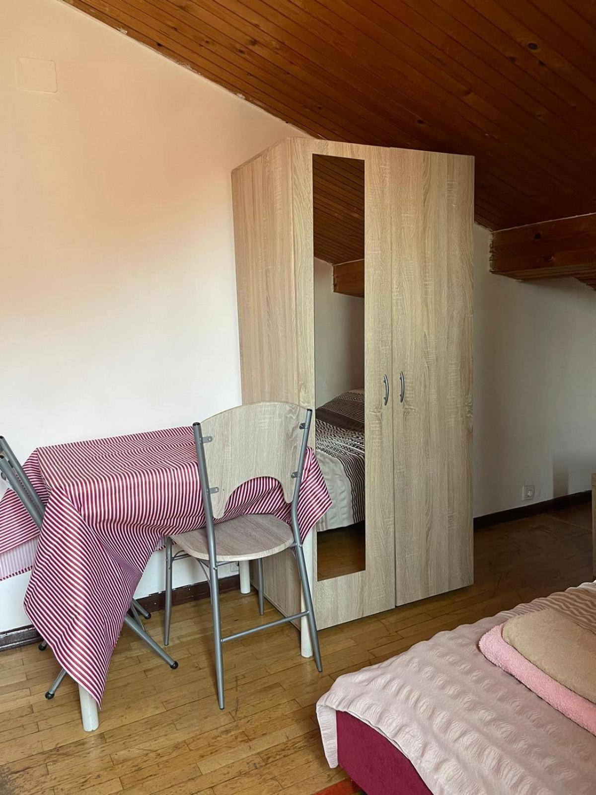 Roman Arch- Low Budget Doublebed Room In Top Center Pula Exteriér fotografie